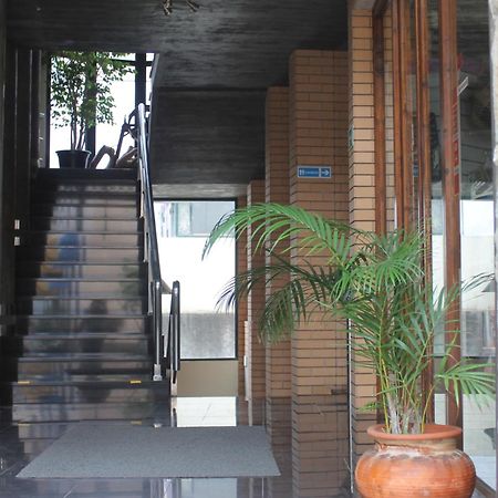 Modern & Recycled Guest House Machico  Buitenkant foto
