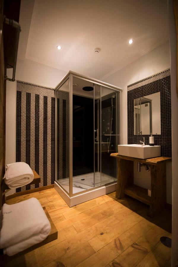 Modern & Recycled Guest House Machico  Buitenkant foto