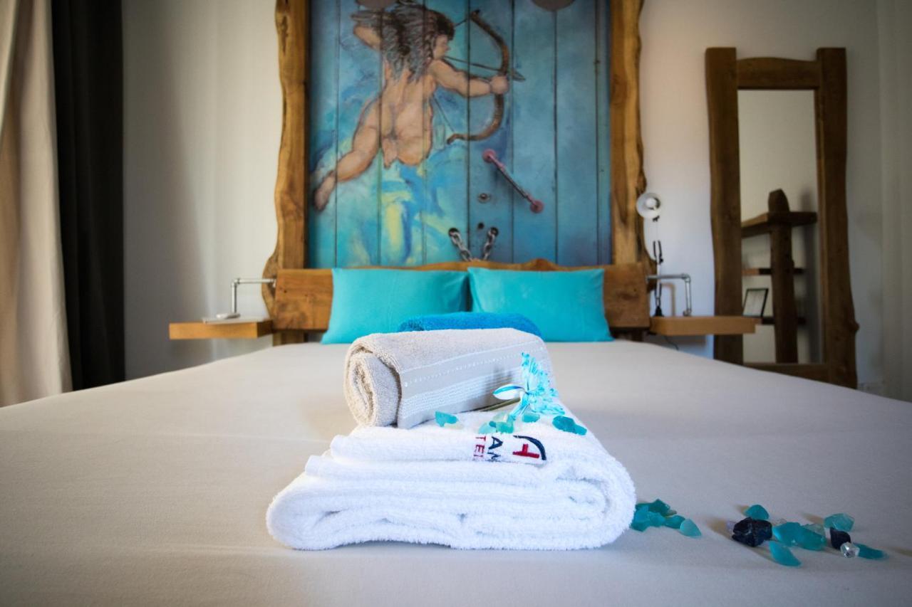 Modern & Recycled Guest House Machico  Buitenkant foto
