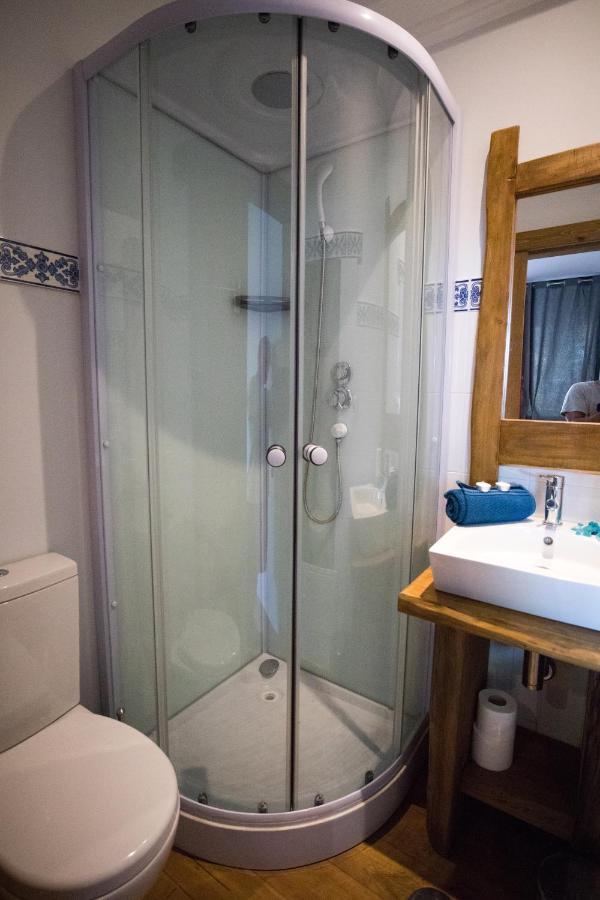 Modern & Recycled Guest House Machico  Buitenkant foto