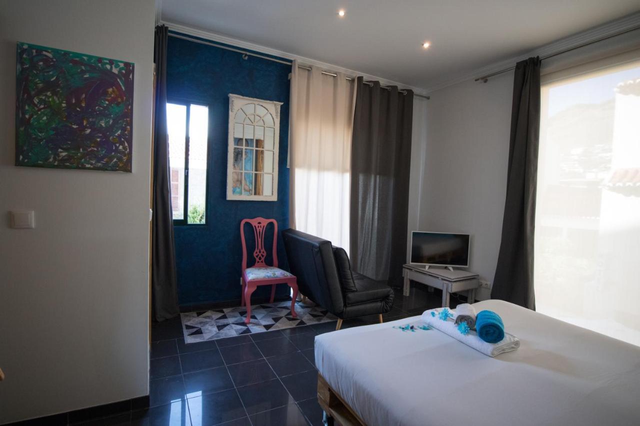 Modern & Recycled Guest House Machico  Buitenkant foto