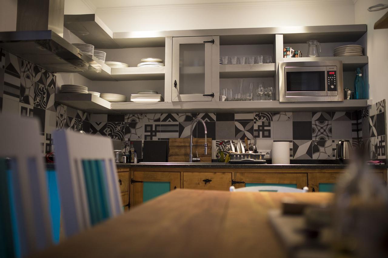 Modern & Recycled Guest House Machico  Buitenkant foto