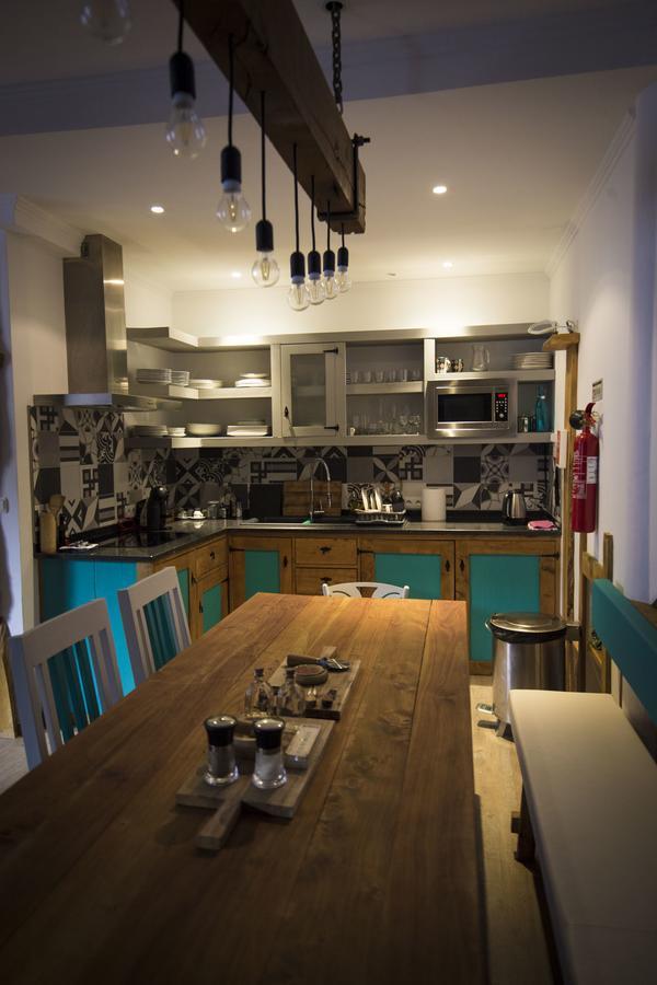 Modern & Recycled Guest House Machico  Buitenkant foto