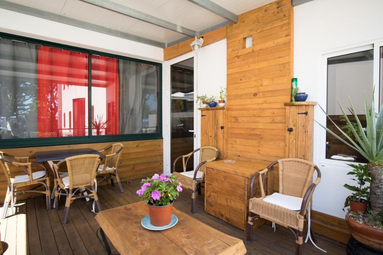 Modern & Recycled Guest House Machico  Buitenkant foto