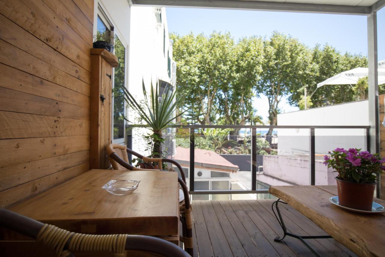 Modern & Recycled Guest House Machico  Buitenkant foto